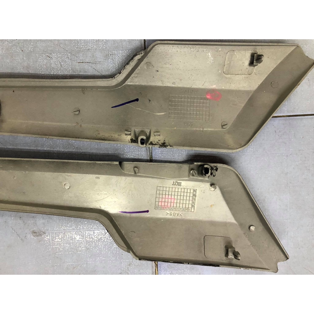 Cặp ốp hong nhựa đen cho anh em dọn xe win100