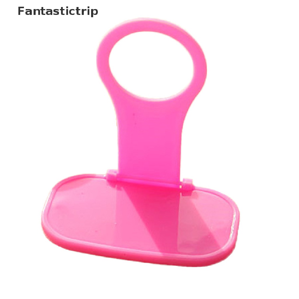 Giá Đỡ Điện Thoại Khi Sạc Gắn Tường Tiện Dụng