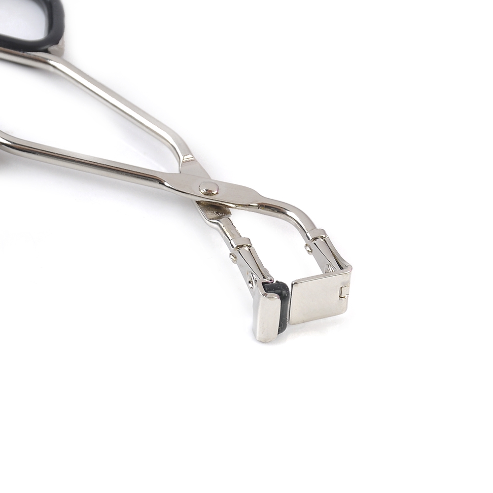 Dụng cụ uốn lông mi tiện lợi cho nữ