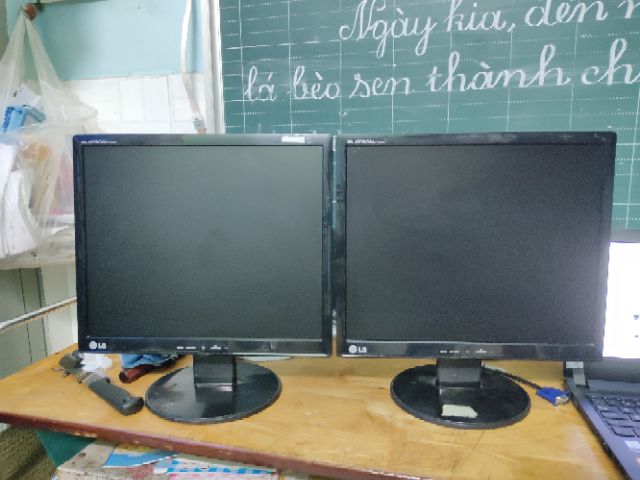 Màn hình máy tính 17 inch Vuông