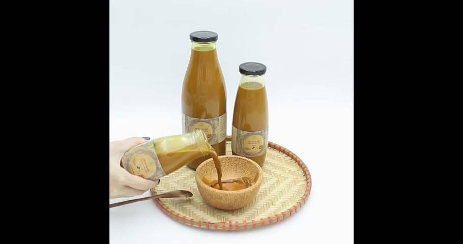 Nước cốt nghệ hạt gấc hạ thổ Cỏ Lành 1000ml - Dưỡng trắng da mặt , làm mờ thâm nám tàn nhang | BigBuy360 - bigbuy360.vn