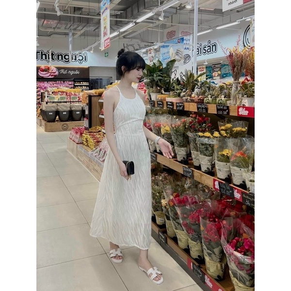 ĐẦM YẾM DÀI TRẮNG HỞ LƯNG CỘT DÂY