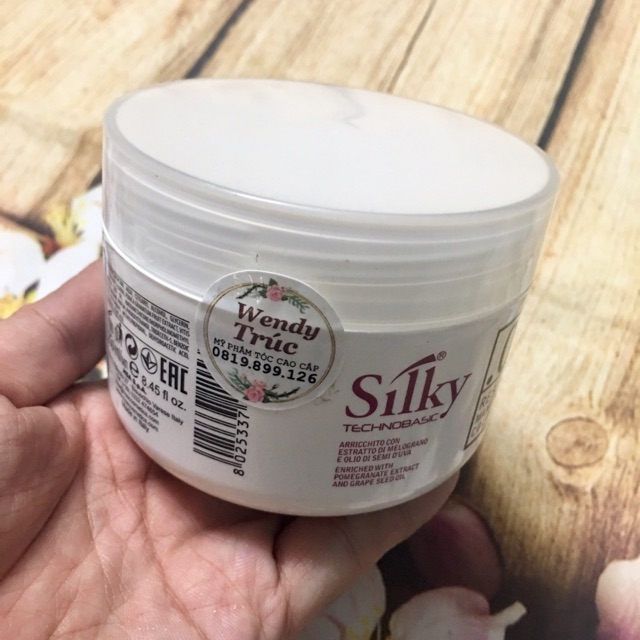 KEM HẤP PHỤC HỒI CHĂM SÓC TÓC NHUỘM SILKY COLOR CARE MASK 250ml