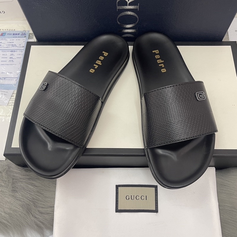 dép quai ngang vàng pedroo vàng quai vàng mới ))