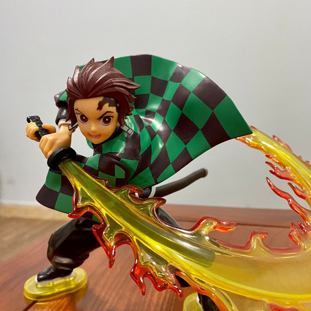 (Có sẵn - 17cm) Mô hình Tanjirou kiếm lửa - Mô hình Kimetsu no Yaiba Thanh Gươm Diệt Quỷ