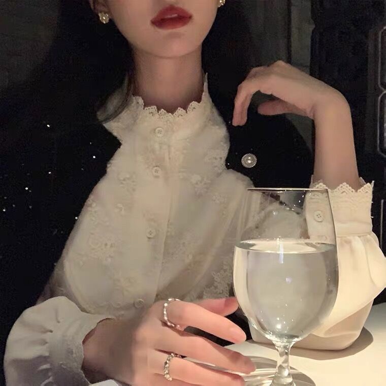 Áo nữ tay dài phối ren thời trang mới mẻ cá tính