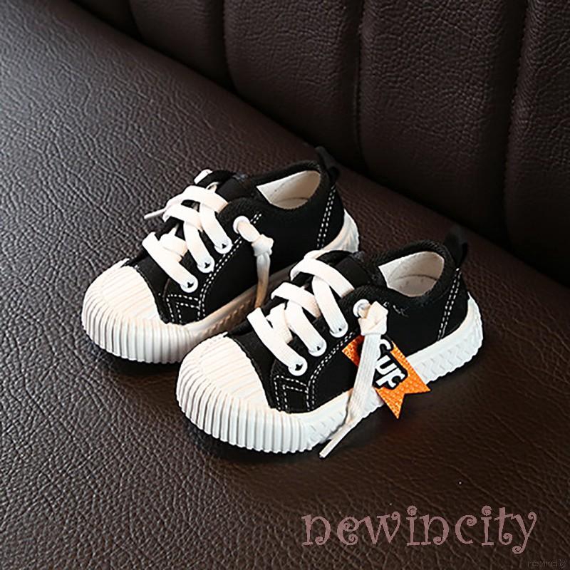 Giày thể thao đế mềm chống trượt in chữ phong cách Hàn Quốc cho trẻ em