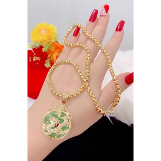 Dây chuyền và mặt dây chuyền mạ vàng 18 chạm rồng đính ngọc xanh lục siêu đẹp