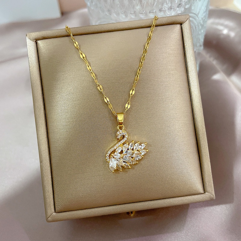 Dây Chuyền Mặt Hình Thiên Nga Bằng Thép Titan Đính Kim Cương Giả Độc Đáo Thời Trang Cho Nữ