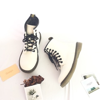 Boots Dr Marten trắng