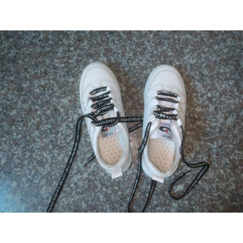 Pass giày sneaker trắng