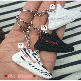 Móc Khoá Giày Zeezy 350 V2 Xả Hàng Thanh Lí Đồ Dùng Học Sinh Mơ House