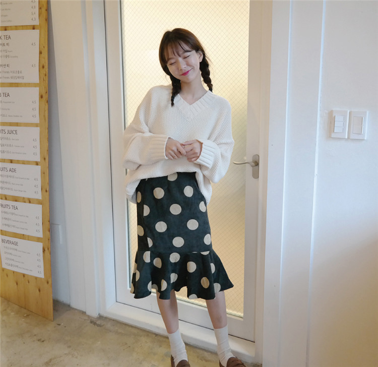 Áo len tay dài cổ chữ V màu sắc thời trang cho nữ