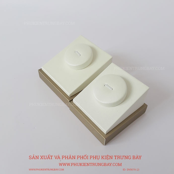 ĐẾ TRƯNG BÀY VÒNG TAY TRANG SỨC MÀU TRẮNG DV007A