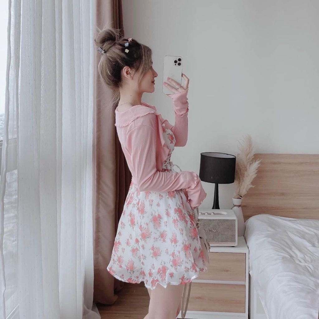 Sét váy đầm hai dây họa tiết hoa đính cườm mix áo khoác hồng tay dài xinh xắn