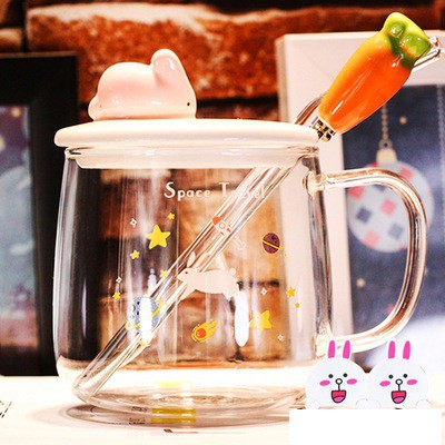 LY CỐC THUỶ TINH UỐNG NƯỚC ĐỂ BÀN NẮP THỎ DỄ THƯƠNG VÀ MUỖNG CÀ RỐT 420ml