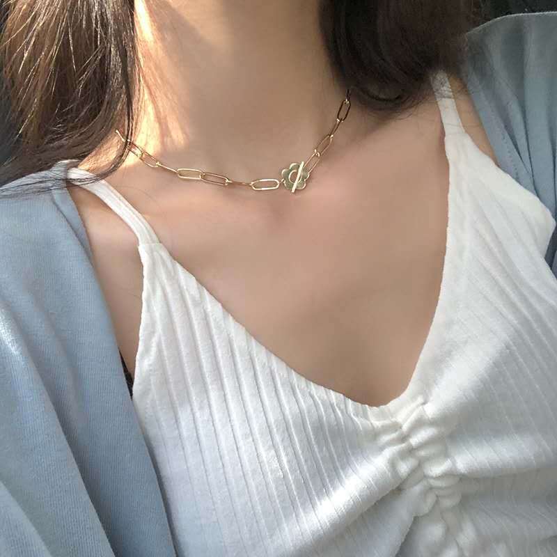 Dây chuyền hình hoa dễ thương đơn giản cho nữ giới