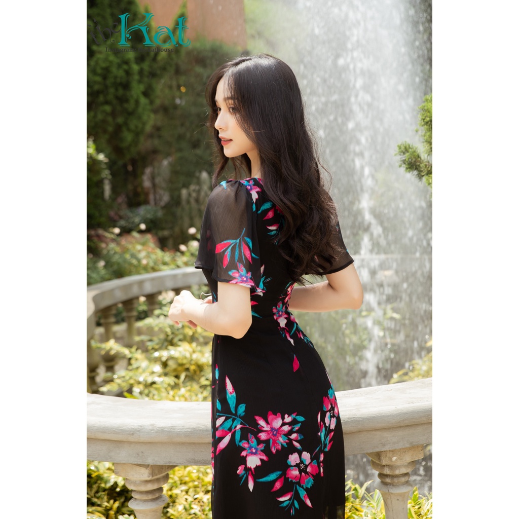 Đầm Cổ Vuông Xẻ Tà Giữa The Kat House, vải voan gân hàn 2 lớp, tay phồng cực xinh, mát mẻ, thoải mái