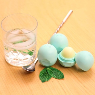 Son dưỡng môi EOS Lip Balm