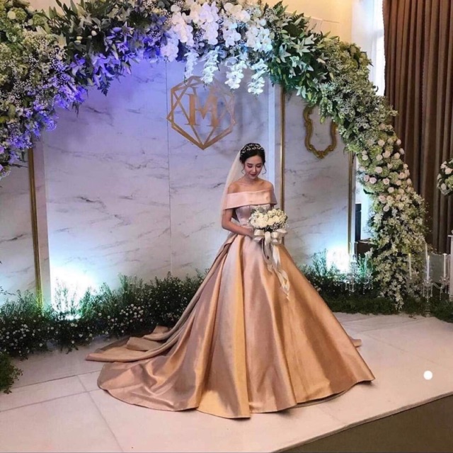 Váy cưới trơn cao cấp Lucia 566