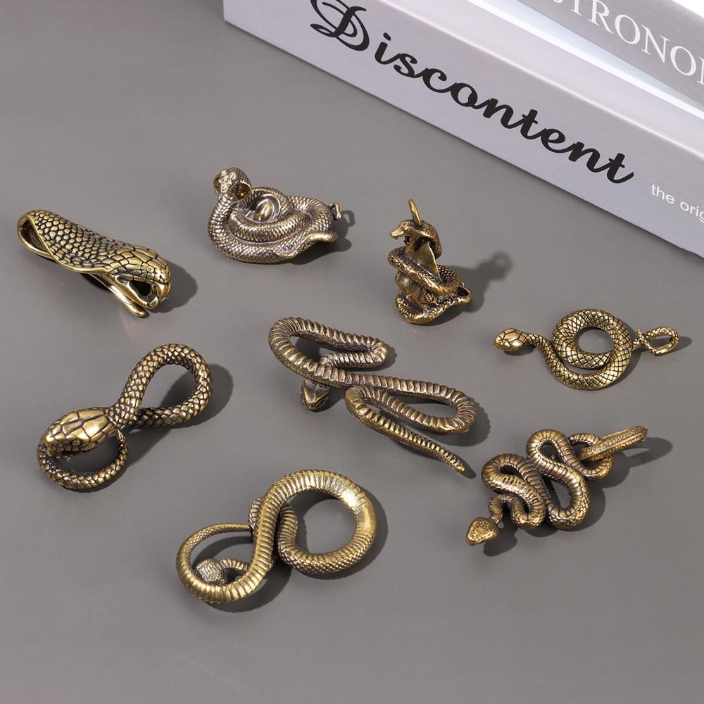 Móc Khóa Hình Chú Chó WTTLE Cobra Thời Trang