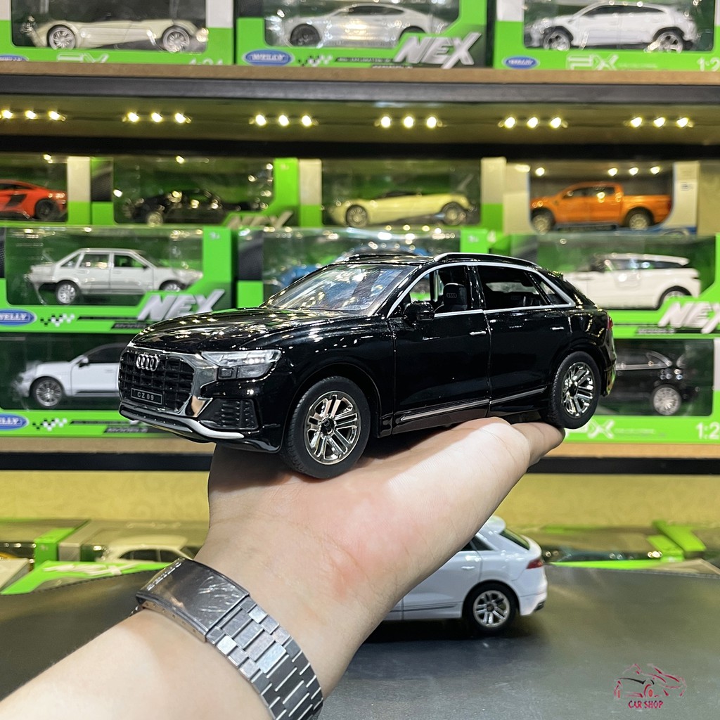 Mô hình xe hợp kim xe ô tô Audi Q8 tỉ lệ 1:24 màu đen