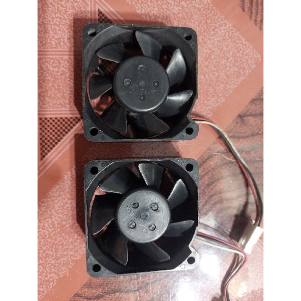 Quạt tản nhiệt 24v NMB 6×6×2,5 tháo máy,chạy êm.