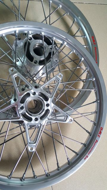 Bánh căm raider đùm mạ crom căm mạ crom niềng nhôm dale kèm lòng dĩa cnc lắp raider satria f150 như zin không cần chế