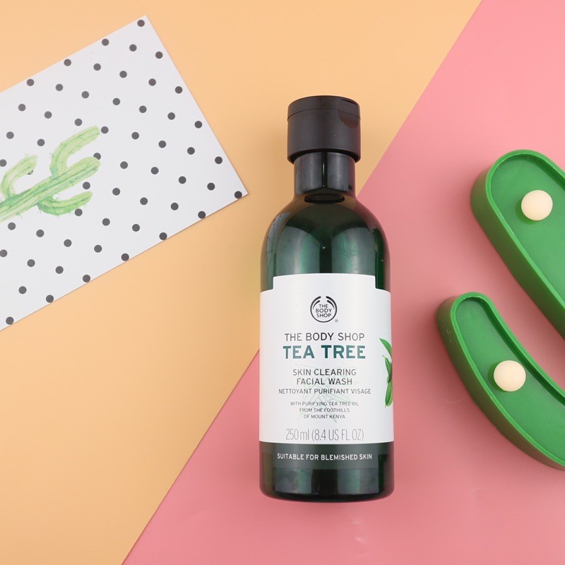 SỮA RỬA MẶT THE BODY SHOP TEA TREE SKIN CLEARING FACIAL WASH