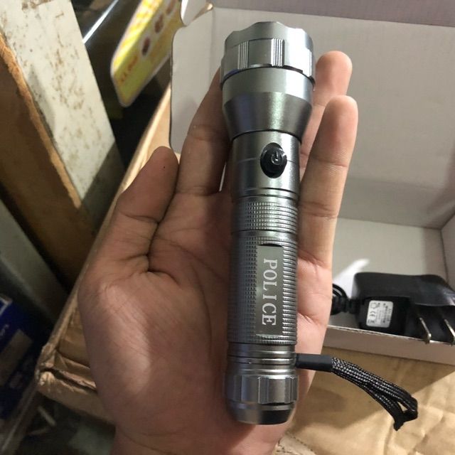 Đèn Pin 823 siêu sáng, siêu bền .BH 12 tháng