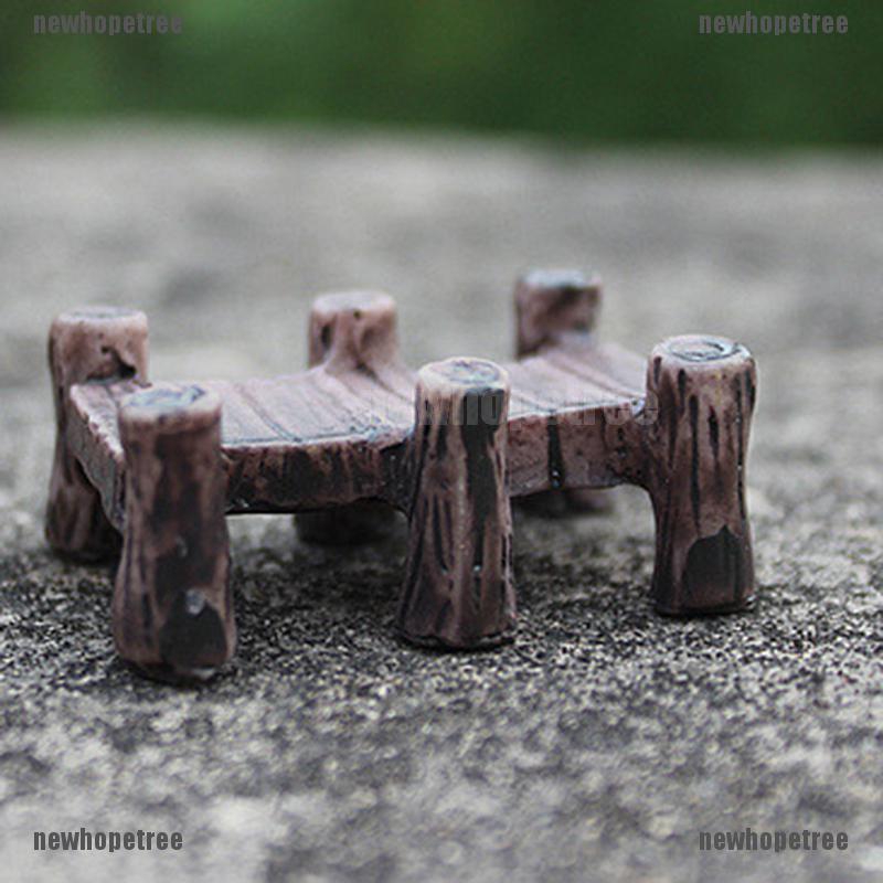 Mô hình cây cầu bằng gỗ trang trí sân vườn