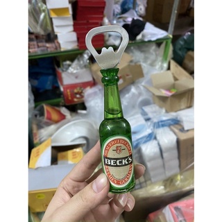 Bật nắp bia hình chai bia
