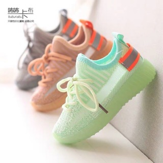 Giày thể thao cho bé, đế dạ quang siêu xinh dạng sneaker G988