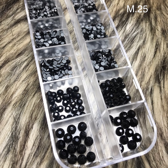 Đá chân keo mix size khay 1440 viên màu đen