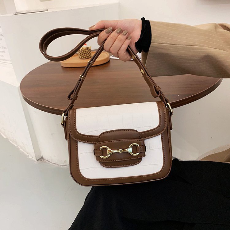 Túi xách nữ đeo chéo, túi hồ ngọc hà da rắn size 21 cực đẹp nhiều màu phối đồ dễ dàng