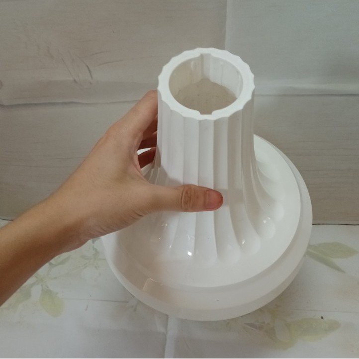 🍶 Chậu ly có chân đế ( đường kính miệng 25,5 cm ) dáng thấp thích hợp trồng hoa văn phòng