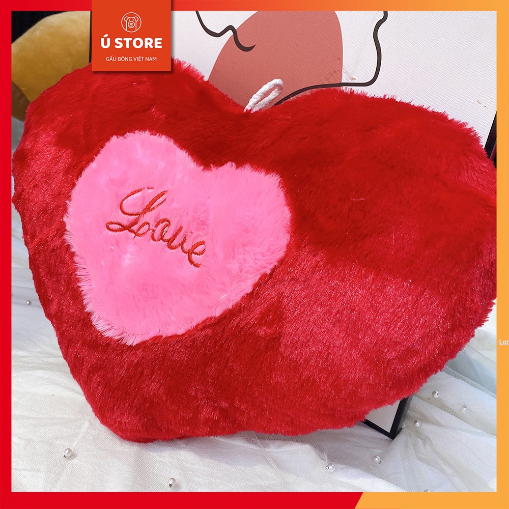 Gối ôm hình trái tim đỏ thêu họa tiết chữ LOVE dễ thương 30x40cm