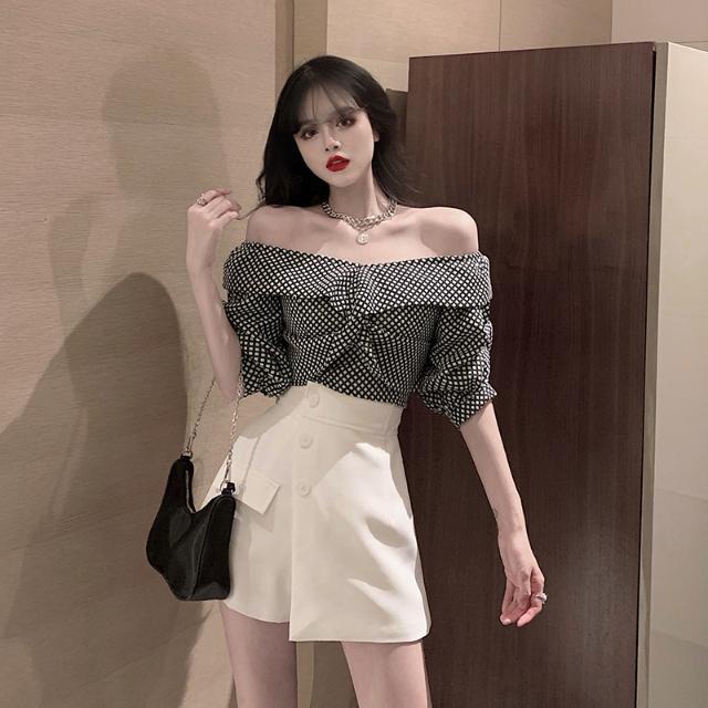 Set Áo Trễ Vai Kẻ Sọc Caro + Chân Váy Ngắn Lệch Tà Thời Trang Nữ