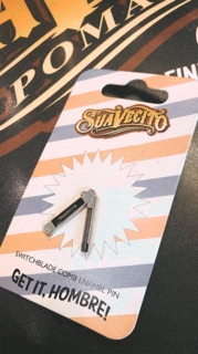 Pin cài áo SUAVECTIO