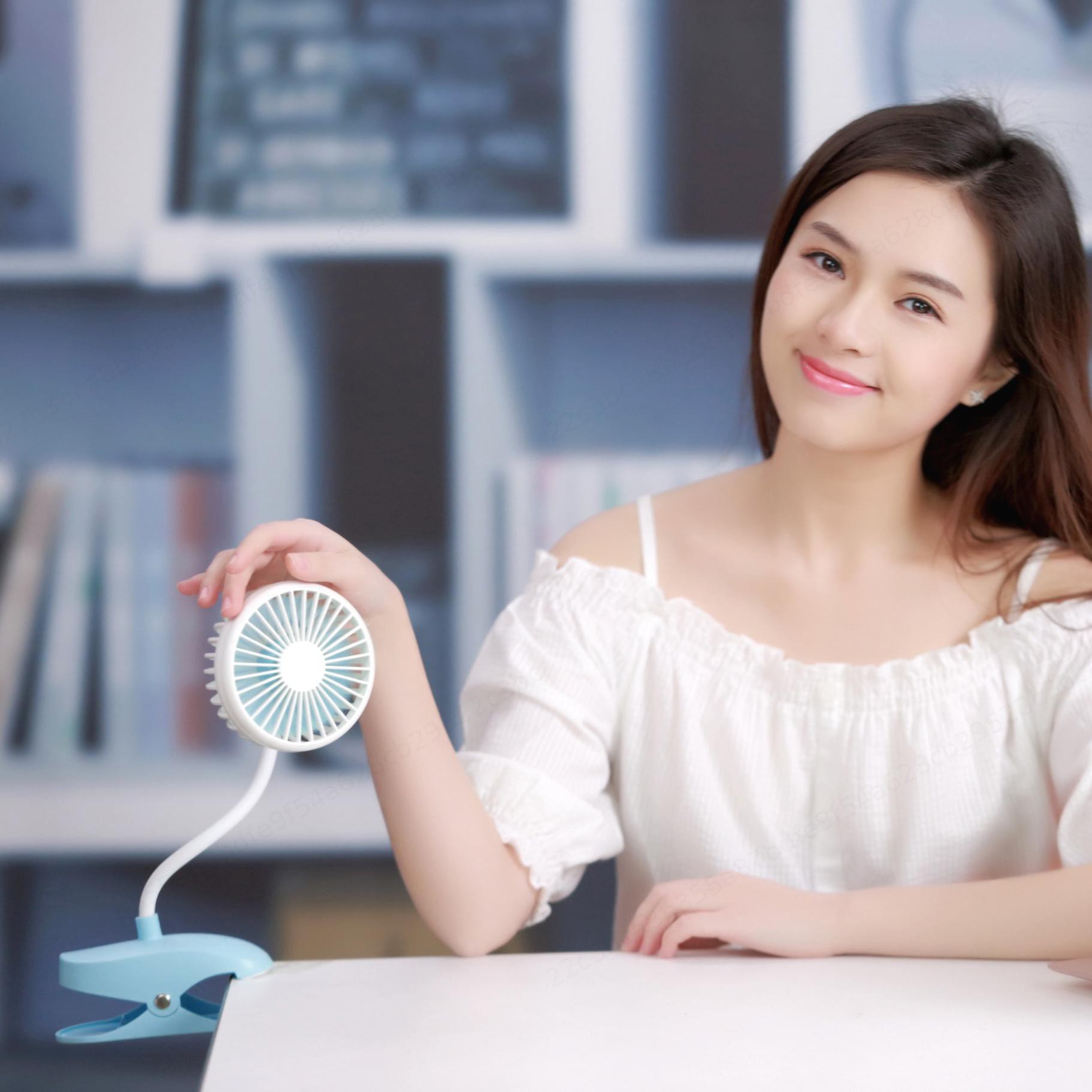 Quạt Mini Cầm Tay Có Cổng Sạc Usb