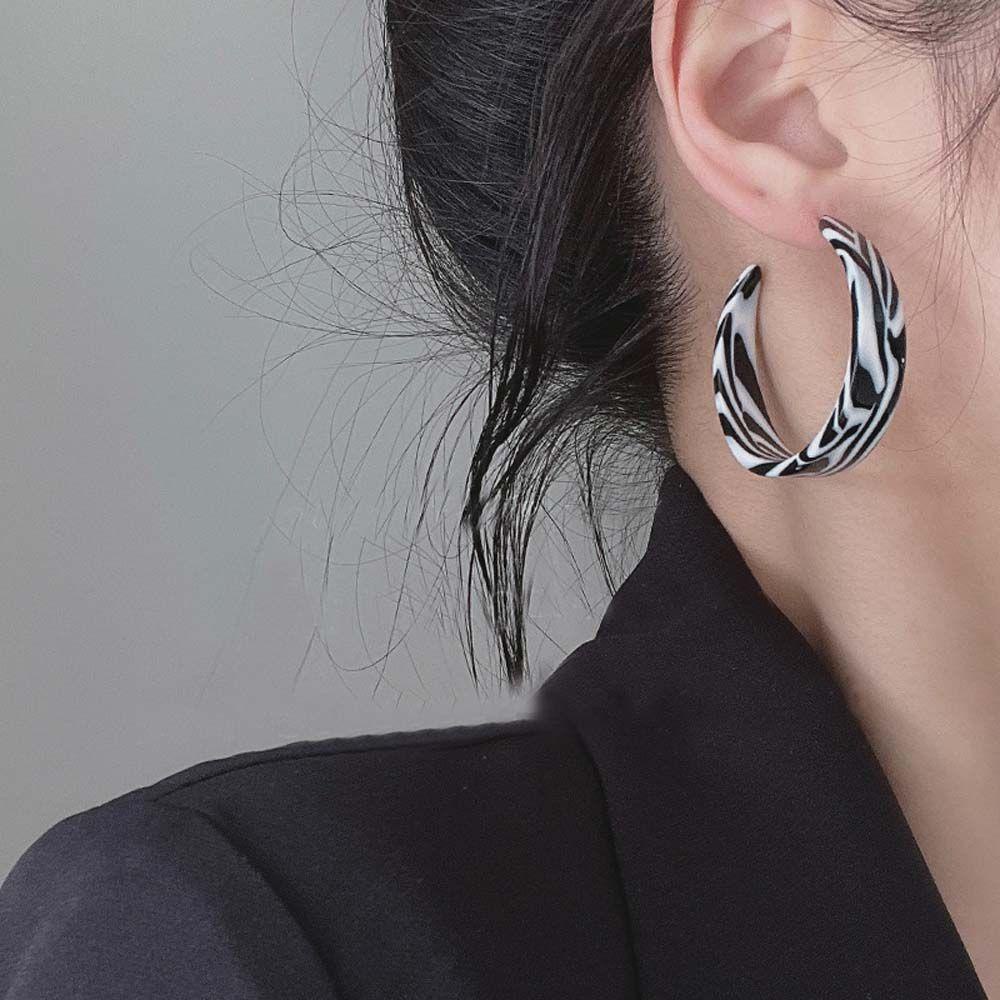 MXGOODS Bông Tai Hình Chữ C Họa Tiết Kẻ Sọc Bằng Acrylic Phong Cách Hàn Quốc Thời Trang Cho Nữ