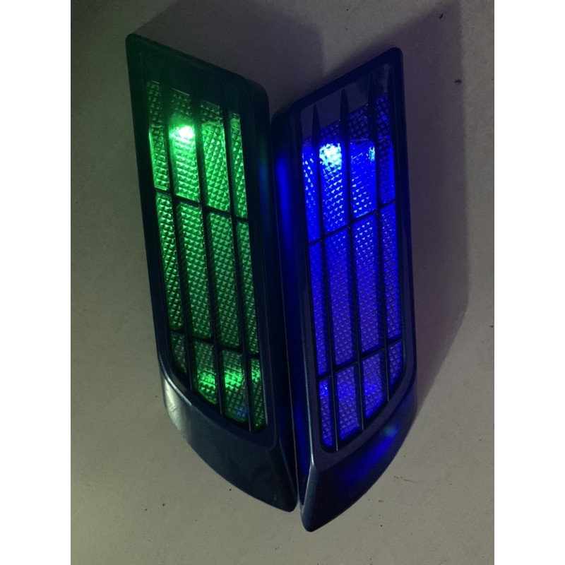 Led năng lượng mặt trời hình mang cá