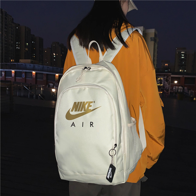 Ba Lô Thể Thao Nike Với Sức Chứa Lớn Tiện Lợi