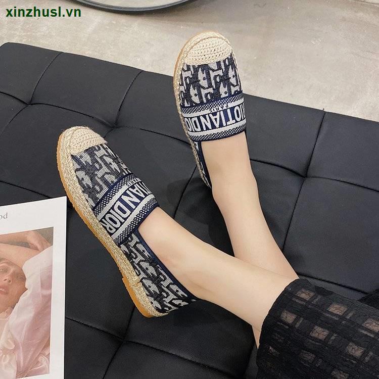 Giày lười vải lanh họa tiết chữ thời trang mùa hè
