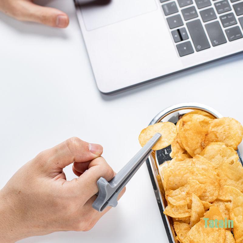 Giá đỡ đũa đeo ngón tay tiện dụng