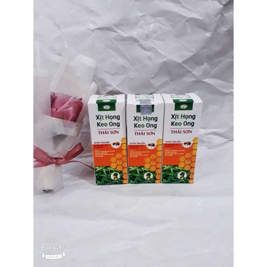 Xịt họng keo ong xuyên tâm liên, giúp kháng khuẩn, giảm viêm họng, viêm lợi; giảm ho khan, ho có đờm, rát họng