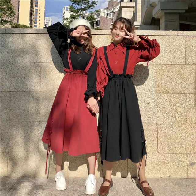 Set đồ xuân Áo sơ mi tay bồng + chân váy yếm lửng xòe trẻ trung