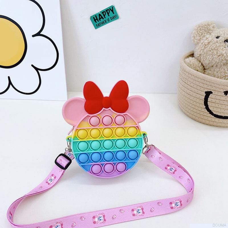 Túi đeo chéo vai bằng silicon họa tiết hoạt hình dễ thương xinh xắn thời trang cho bé