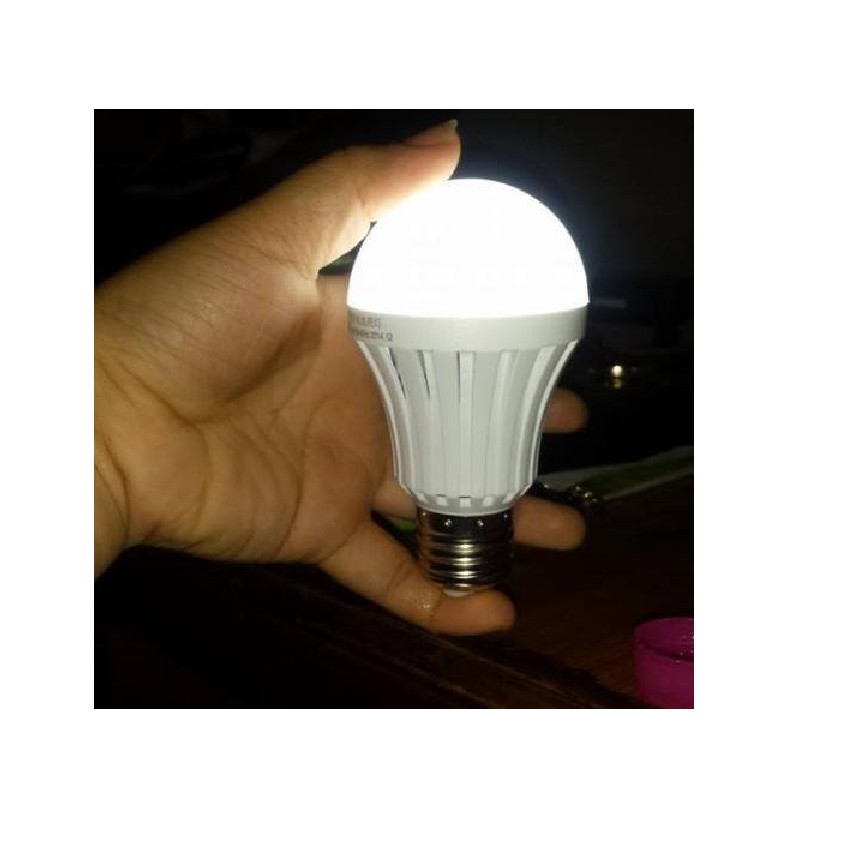 Bộ 4 bóng đèn Led Bulb tích điện thông minh Smart 12W