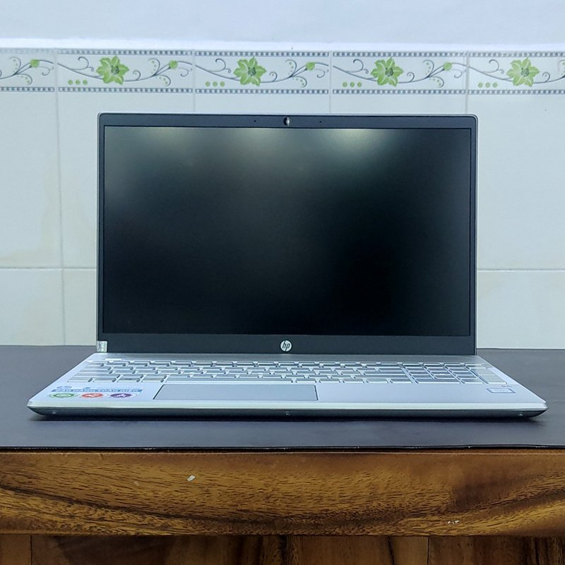 HP Pavilion 15-cs2032TU Core i3-8145U/4GB/256GB SSD/15.6 FHD/Win 10 (6YZ04PA) Like New 99%